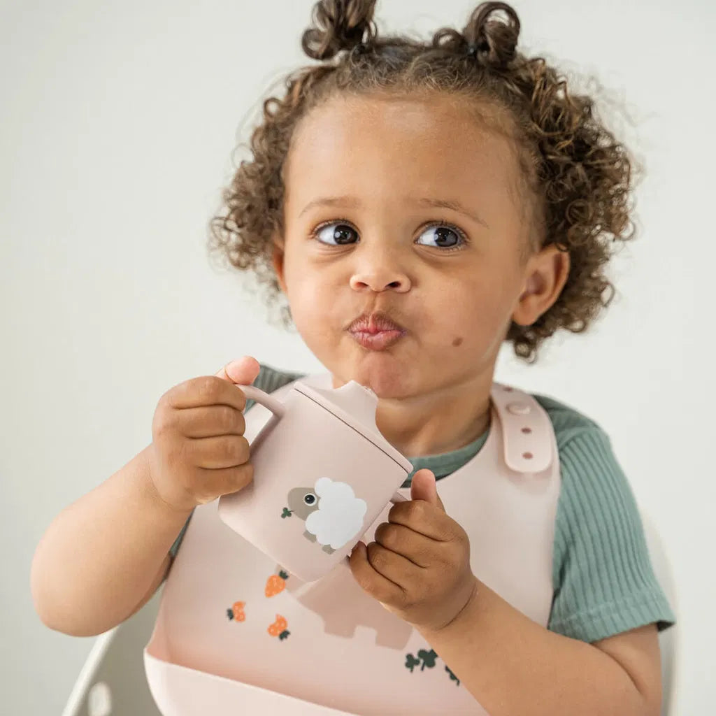 Siliconen drinkbeker met 2 handvatten - Tuitbeker - Tiny farm - Poeder - Done by Deer