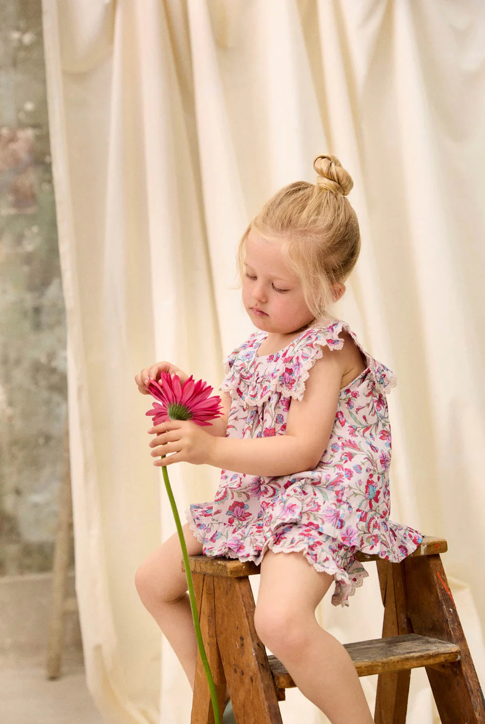 Kort broekje - Shorts Vallaloid - Biologisch Katoen - Cream Floral Haven - Louise Misha