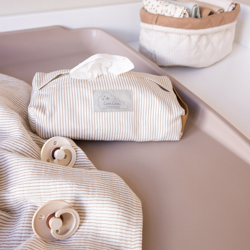 CamCam Copenhagen - Wet Wipe Cover Camel Stripe - Billendoekjes hoesje - GOTS - lifestyle