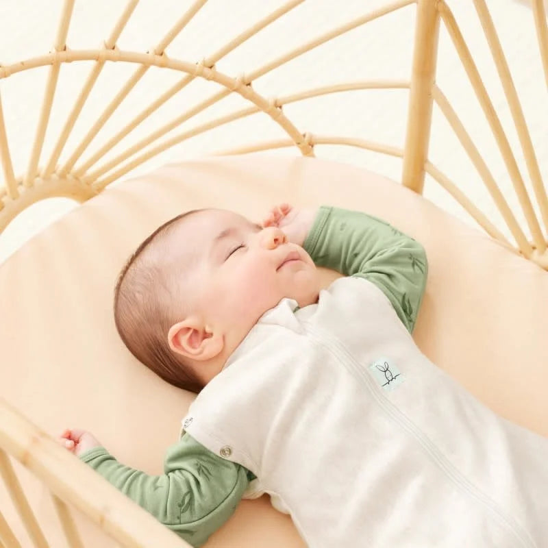 Ergopouch - Cocoon Inbaker Slaapzak Oatmeal Marle 0,2 Tog 0-3mnd - lifestyle