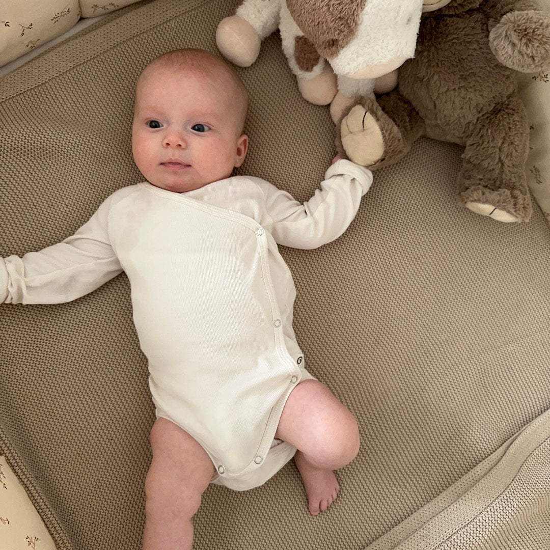 Overslag Romper - Rib l/s body - Biologisch katoen - Off White - Müsli by Green Cotton - sfeerbeeld