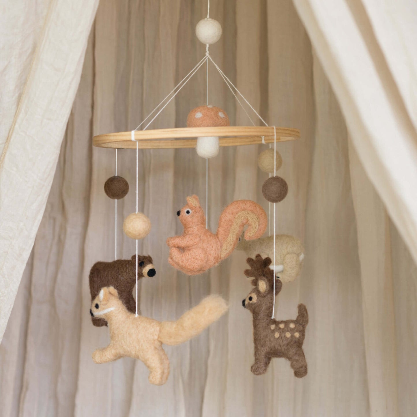 Baby Bello - Boxmobiel Forest - 100% biologisch vilt - lifestyle