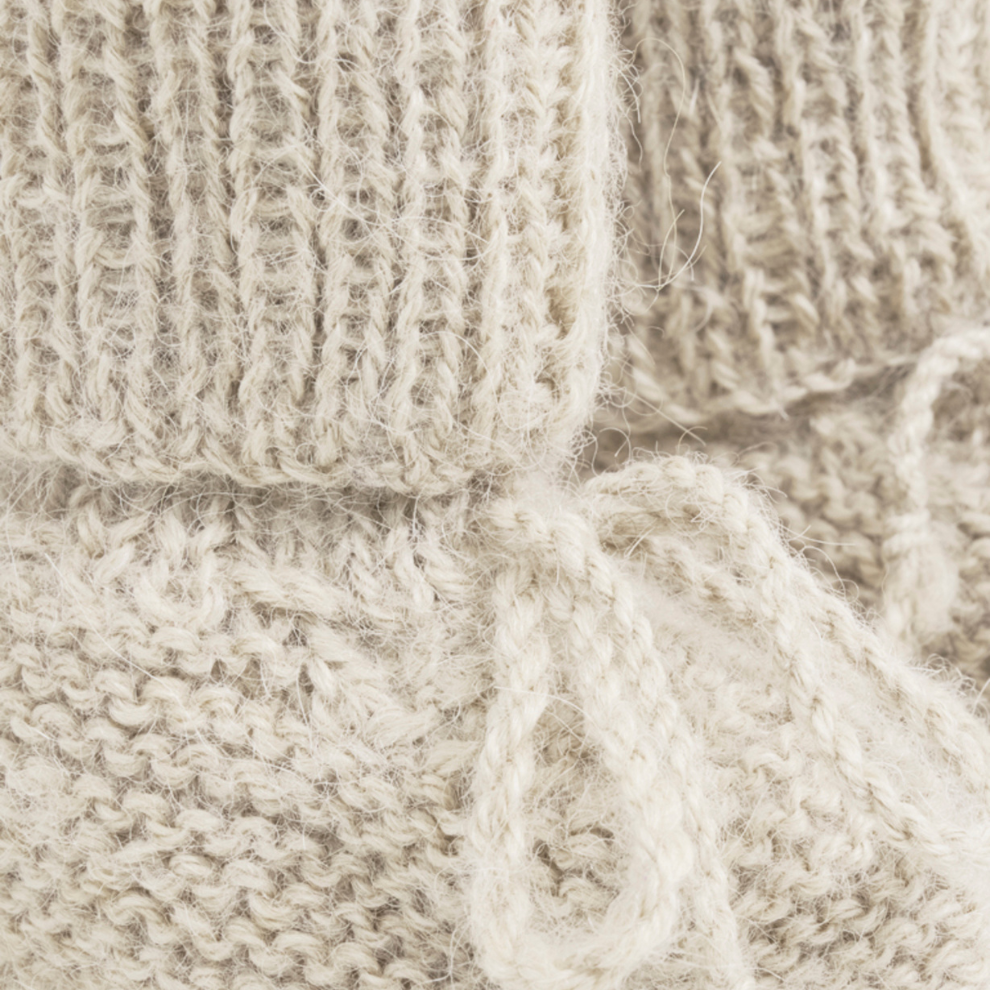 Gebreide slofjes - Alpaca wol - Off white - Huttelihut close up