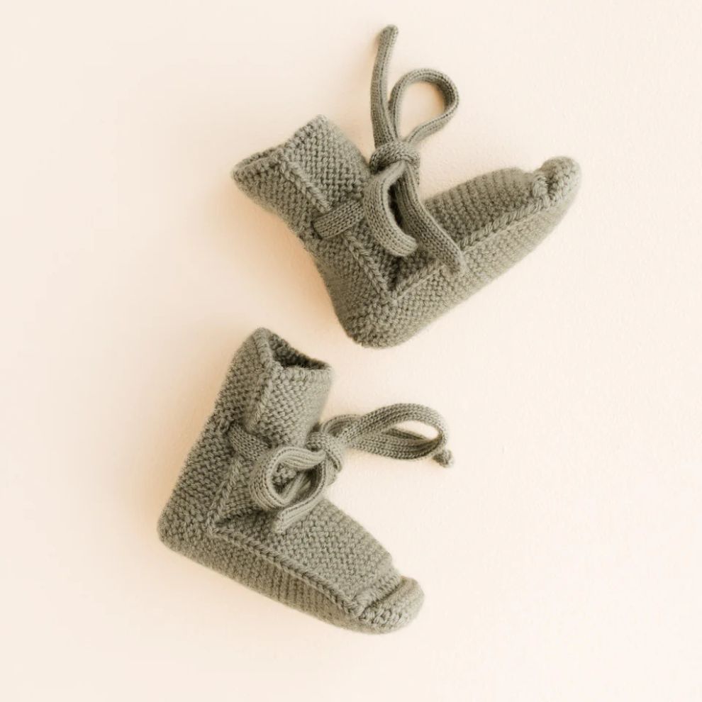 Slofjes/Booties - Merino wol - Artichoke - HVID zijkant