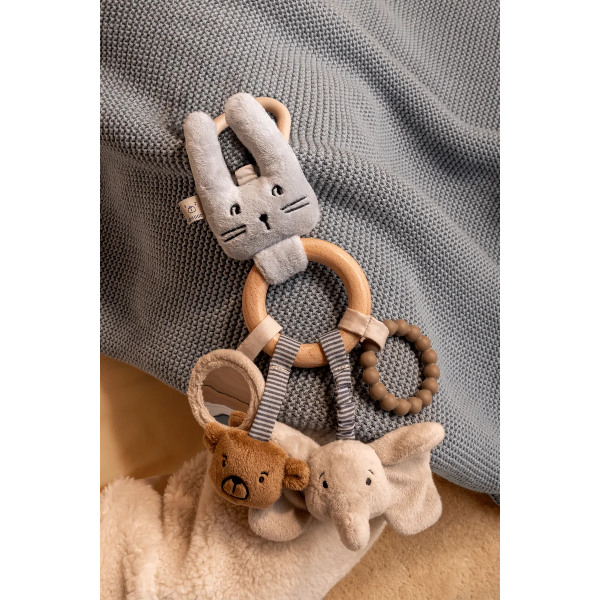 Liewood - Angie Classic Activity Toy - Buggy/Box hanger - close up