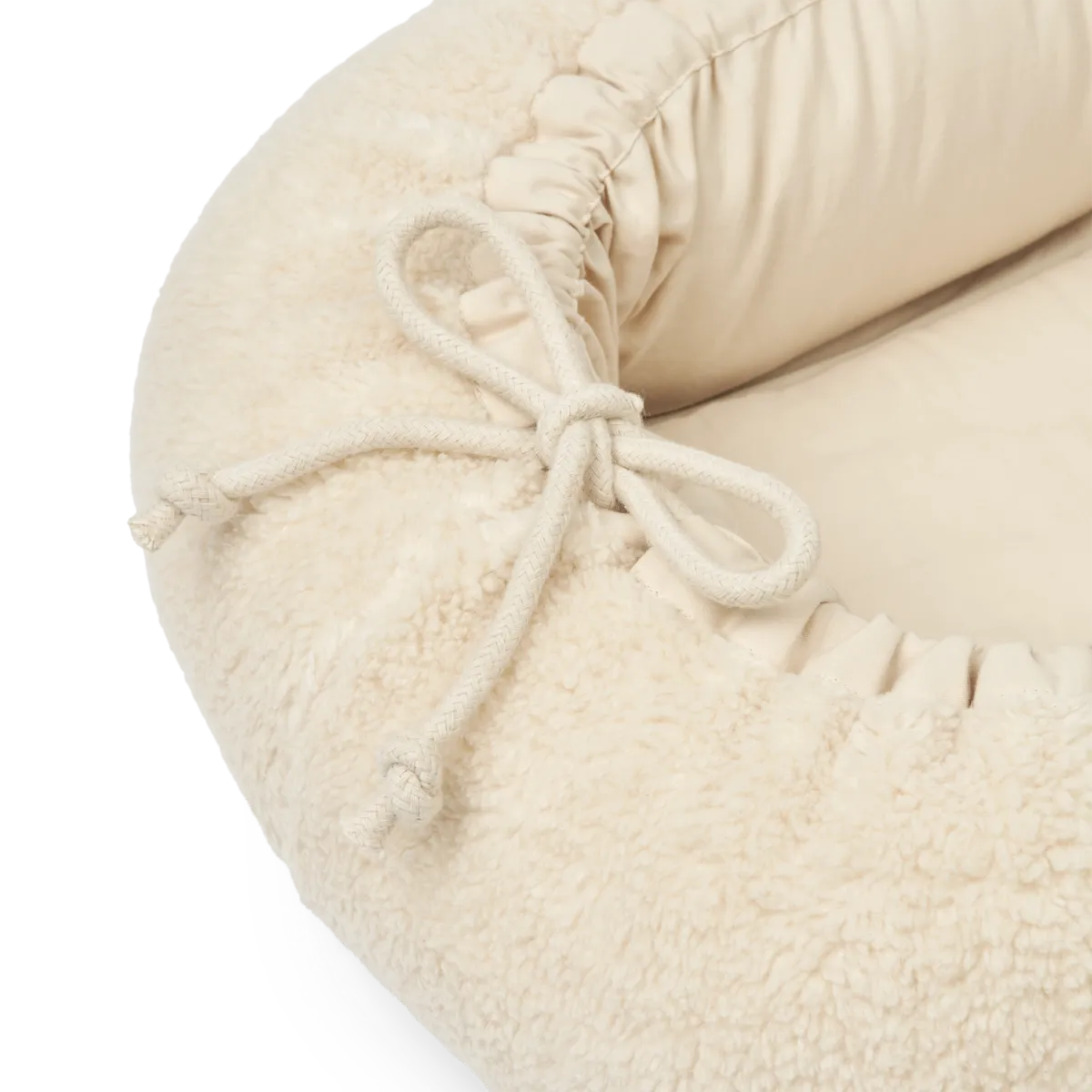 Babynest Teddy - Babylift en nest - Gro Pile - Katoenmix - Liewood close up