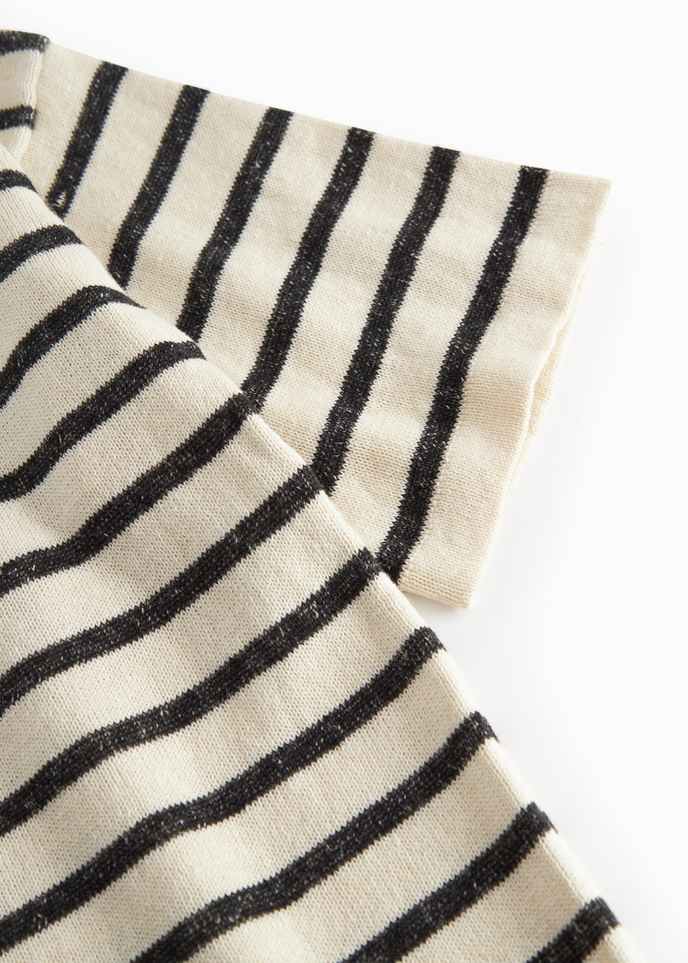 T-shirt Titan SS - Linnen/katoen - Linen Mix Stripe - MarMar Copenhagen mouw