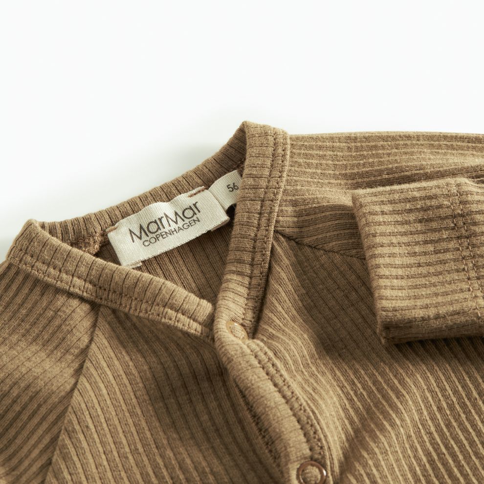Romper Bruno - Biologisch katoen/modal - Dark bronze - Marmar Copenhagen close up