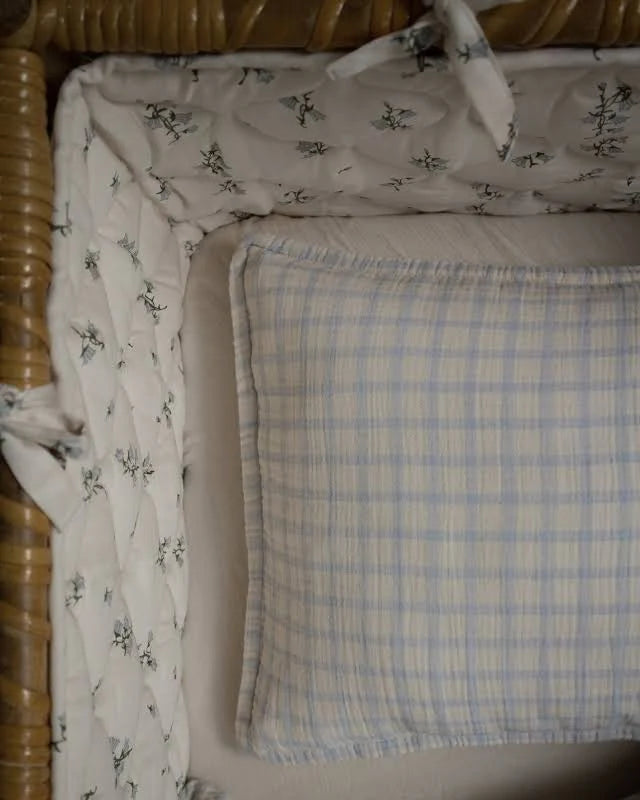 Bed bumper - Satin Quilted Crib Bumper - Organic cotton - Bluebell - Garbo & Friends