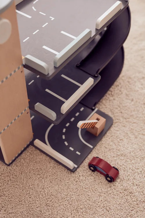 Speelgoed auto garage - FSC gecertificeerd hout - Kid's Concept - productfoto - afbeelding 2