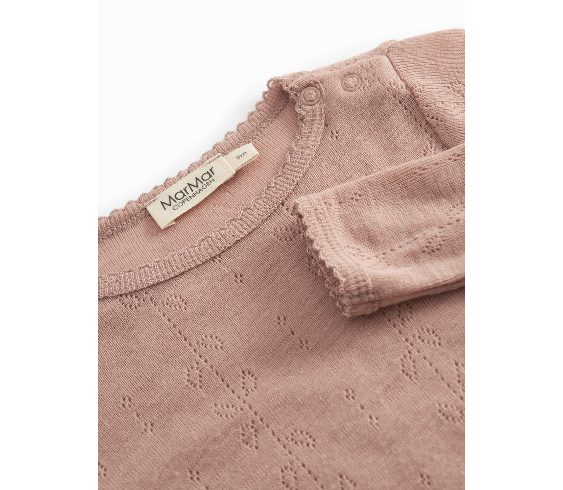 Romper lange mouw - Merino wol - Benedikte - Burnt Rose - MarMar Copenhagen - close up
