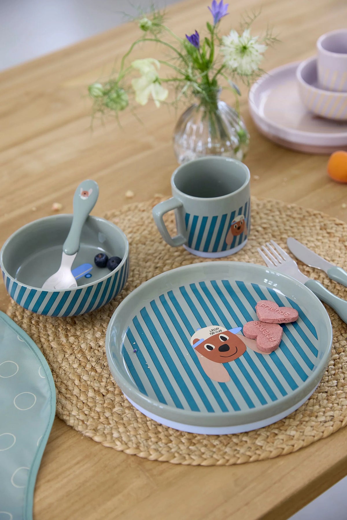 Porseleinen Kinderservies met Siliconen Antislip – 3-delige Set – Tiny Team Dog – LÄSSIG