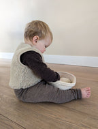 Babyvest Lulu Light Sand Brown – 100% wol – Alwero