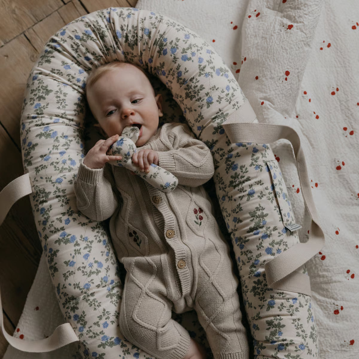 Babynest Dainty - Biologisch katoensatijn - Blauw - Garbo&Friends