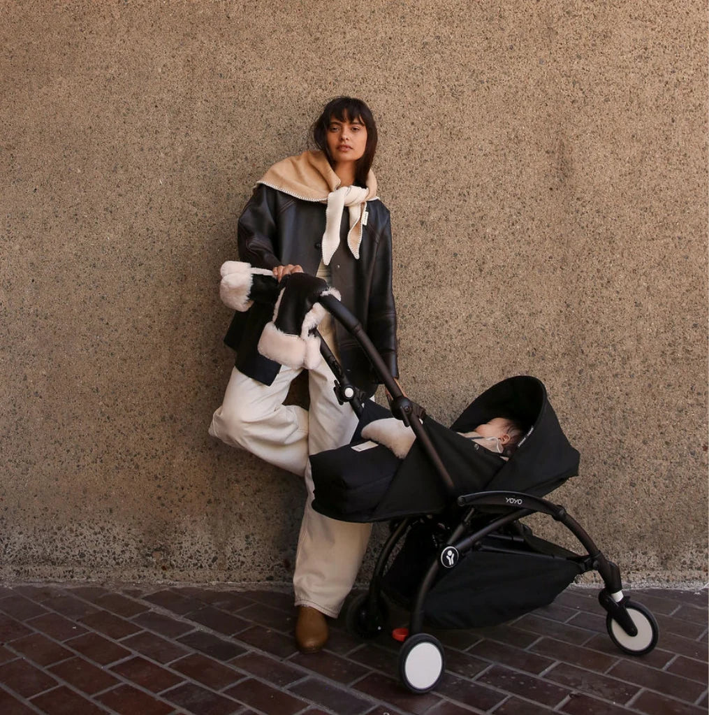Milk Minipuff – Merino schapenvacht voetenzak voor reiswieg & Stokke YOYO – BINIBAMBA
