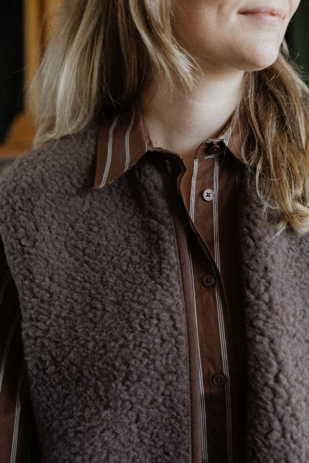Camino Gilet – Choco Martini Light – Kurze Damen-Wollweste aus 100% Wolle – Alwero