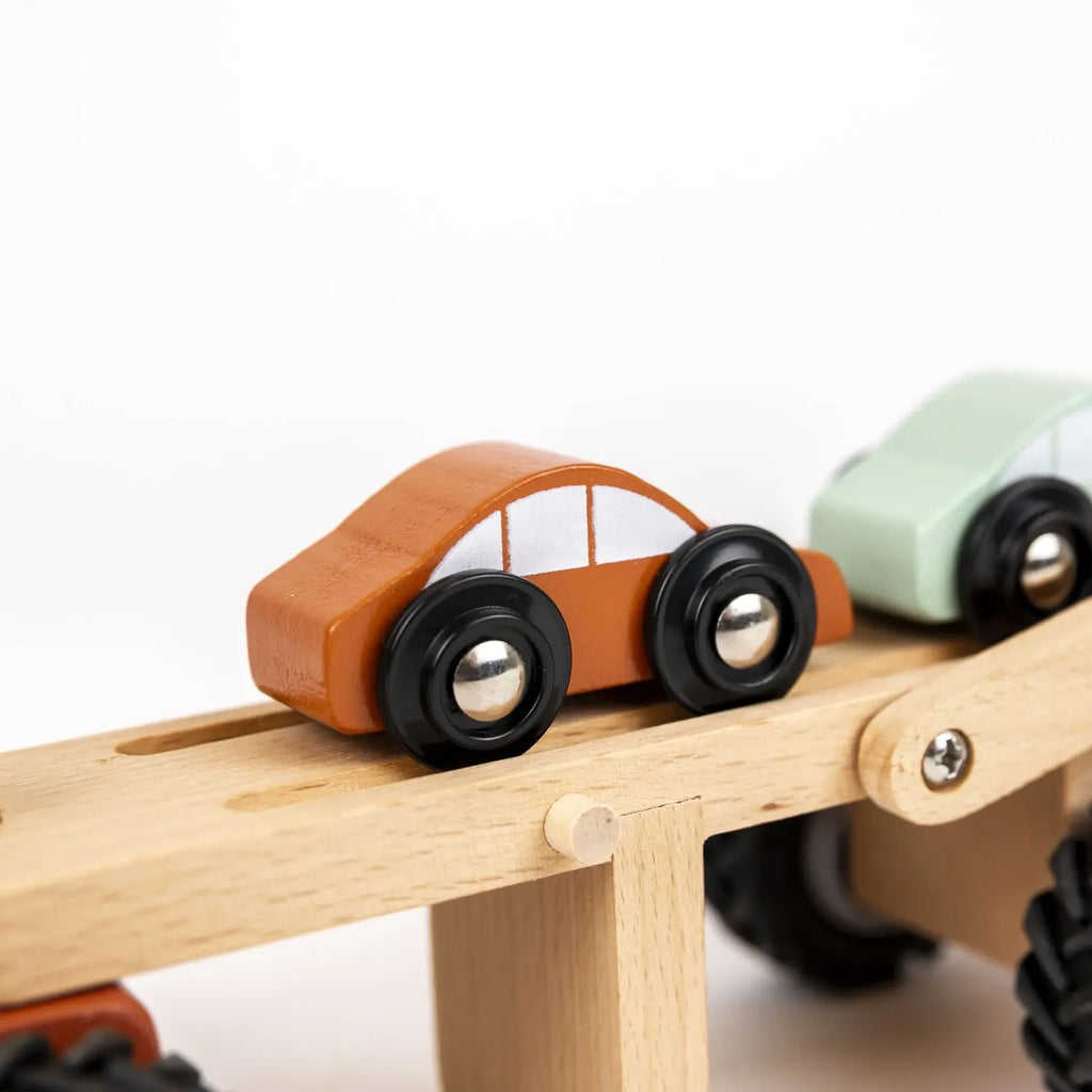Houten Autotransporter – Houten vrachtwagen met 4 auto's – Egmont Toys