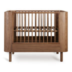 Yume Bed 110 × 70 cm – Lit évolutif en frêne – Walnut – Quax