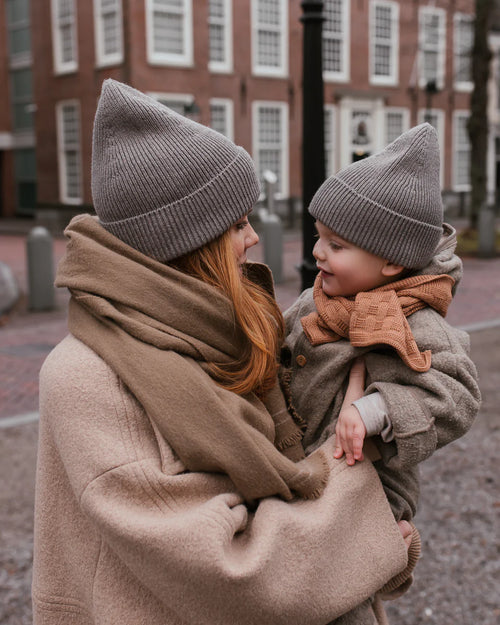 Beanie Fonzie Kids - 100% extra fine Italiaanse merino wol - HVID  sfeerbeeld