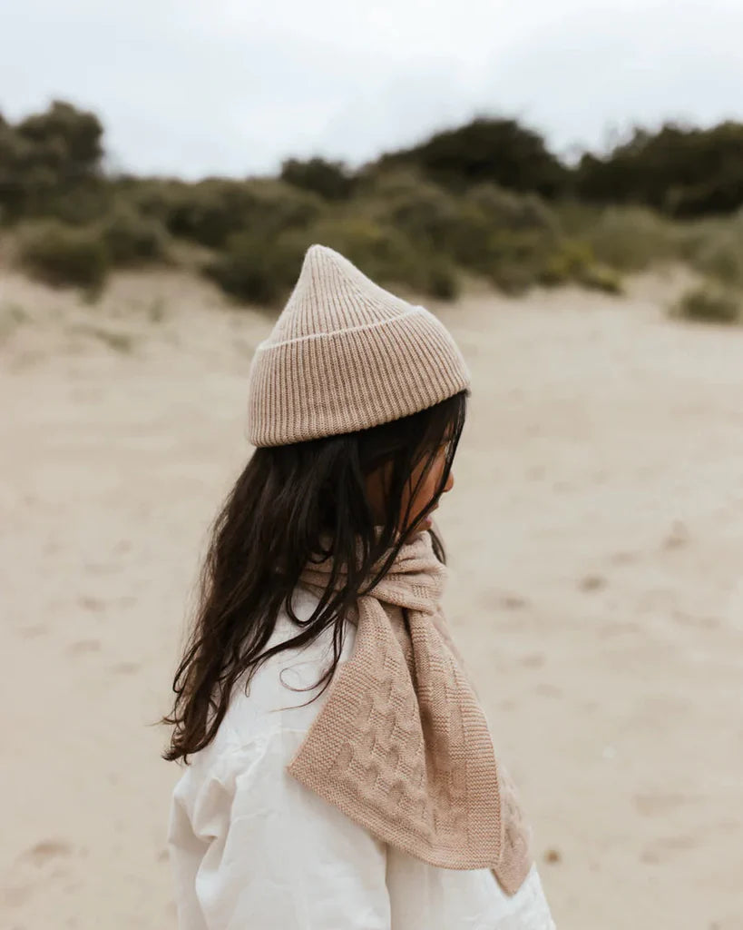Mutsje Fonzie kids - Beanie - Merino wol - Sand - HVID