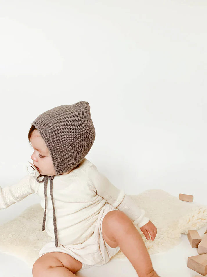 Bonnet Dolly - Baby Strikmutsje - Merinowol - HVID