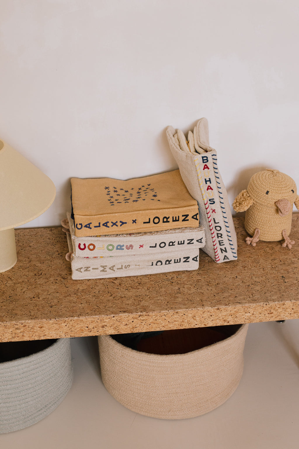 Sensory Book Colours - Sensorisch boek met fruit en groenten - Lorena Canals - productfoto - afbeelding 4