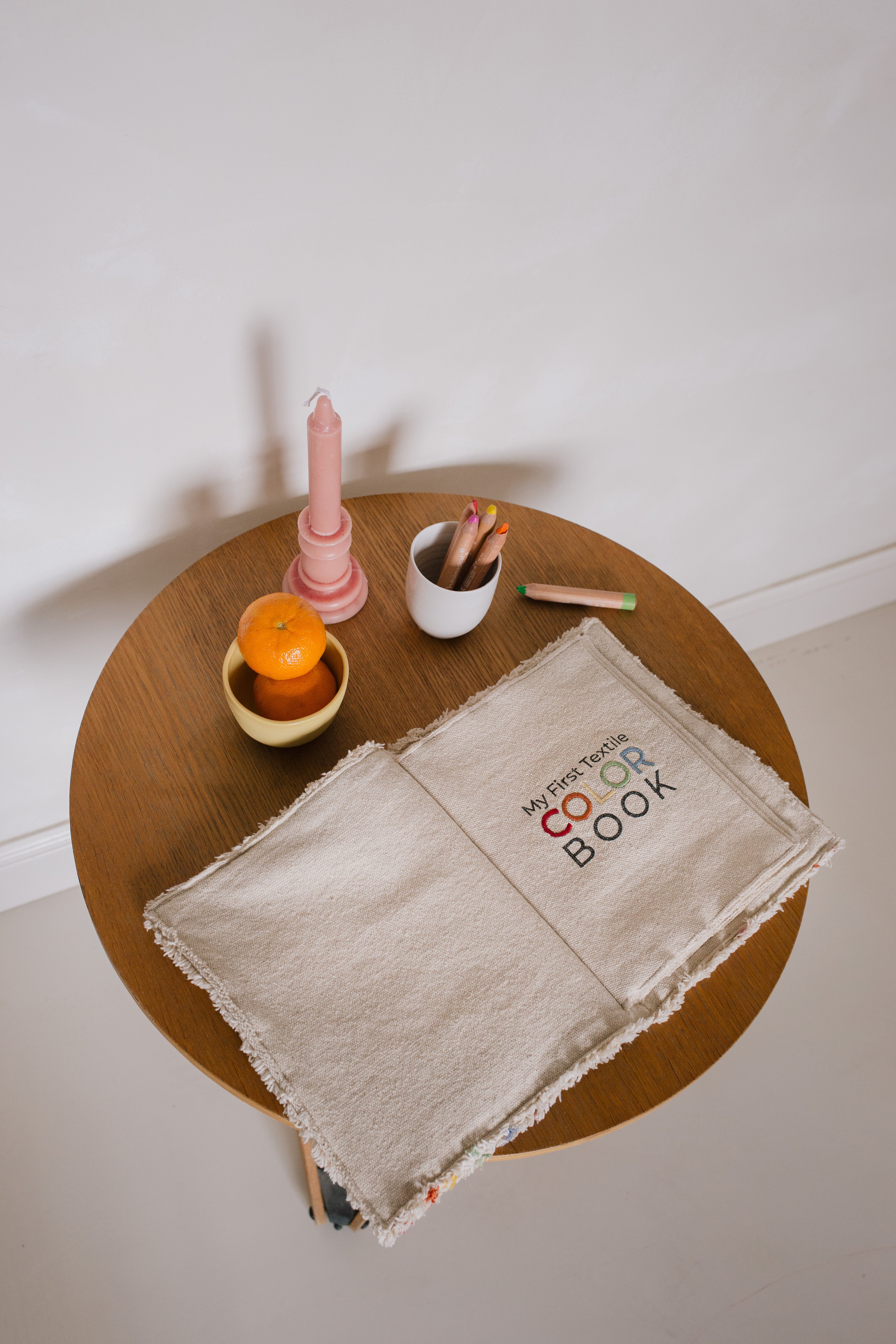 Sensory Book Colours - Sensorisch boek met fruit en groenten - Lorena Canals - productfoto - afbeelding 3