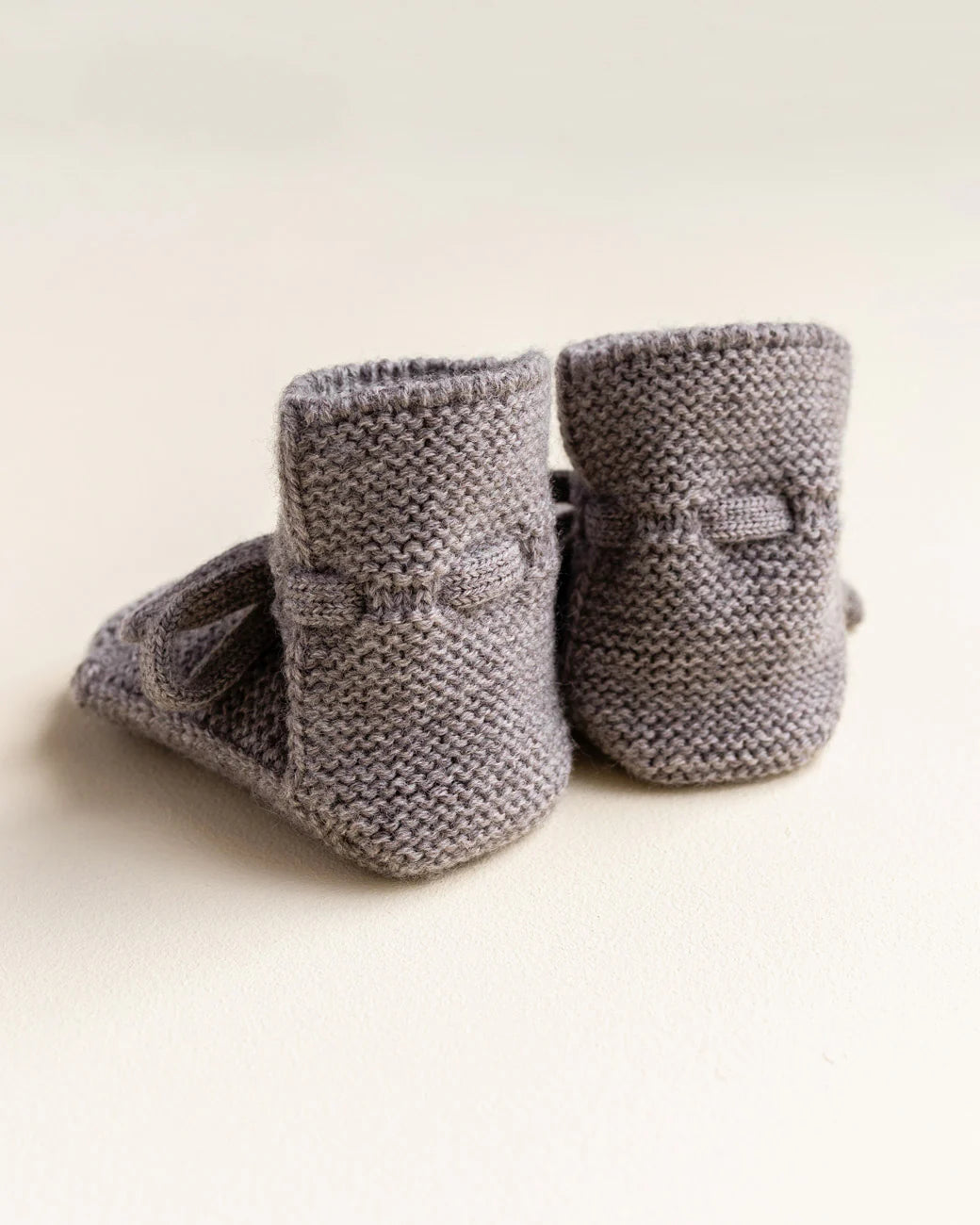 Booties - Baby Slofjes - Otter/Grijs - Merinowol - HVID - achterkant
