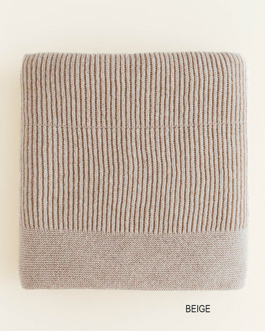 Ledikant dekentje - Merino wol - 100X140cm - Gaston - Beige - HVID -  opgevouwen - bovenaanzicht