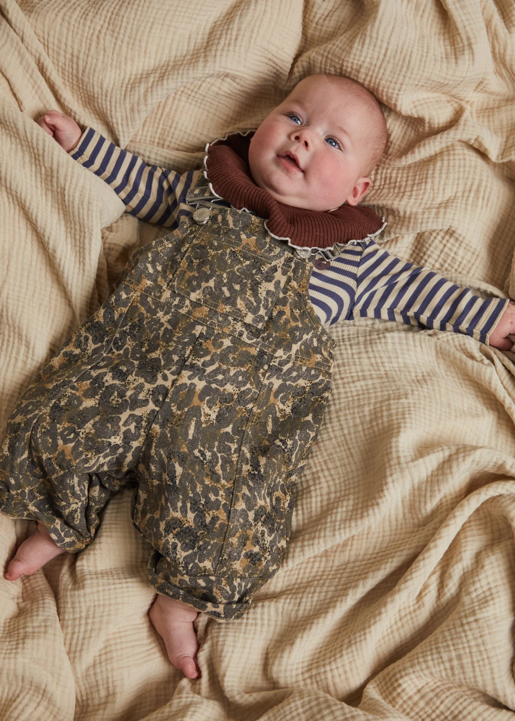 Blythe Leopard Dungaree – Salopette oversize à imprimé léopard – Coton biologique – Claude & Co