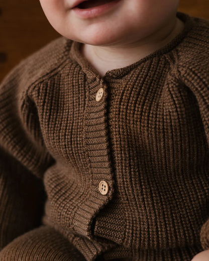 Gebreid vest Inga – Mocha – Seamless cardigan – Merinowol – HVID