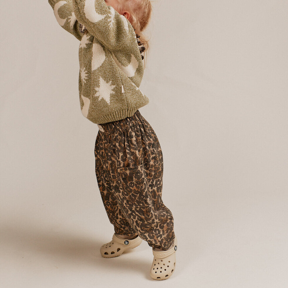 Emerson Leopard Trouser – Leopard oversized pants – 100% Organic Cotton – Claude & Co