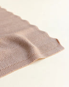 Deken Freddie - 70 x 100 cm - 100% extra fine Italiaanse merino wol - Hvid - close up