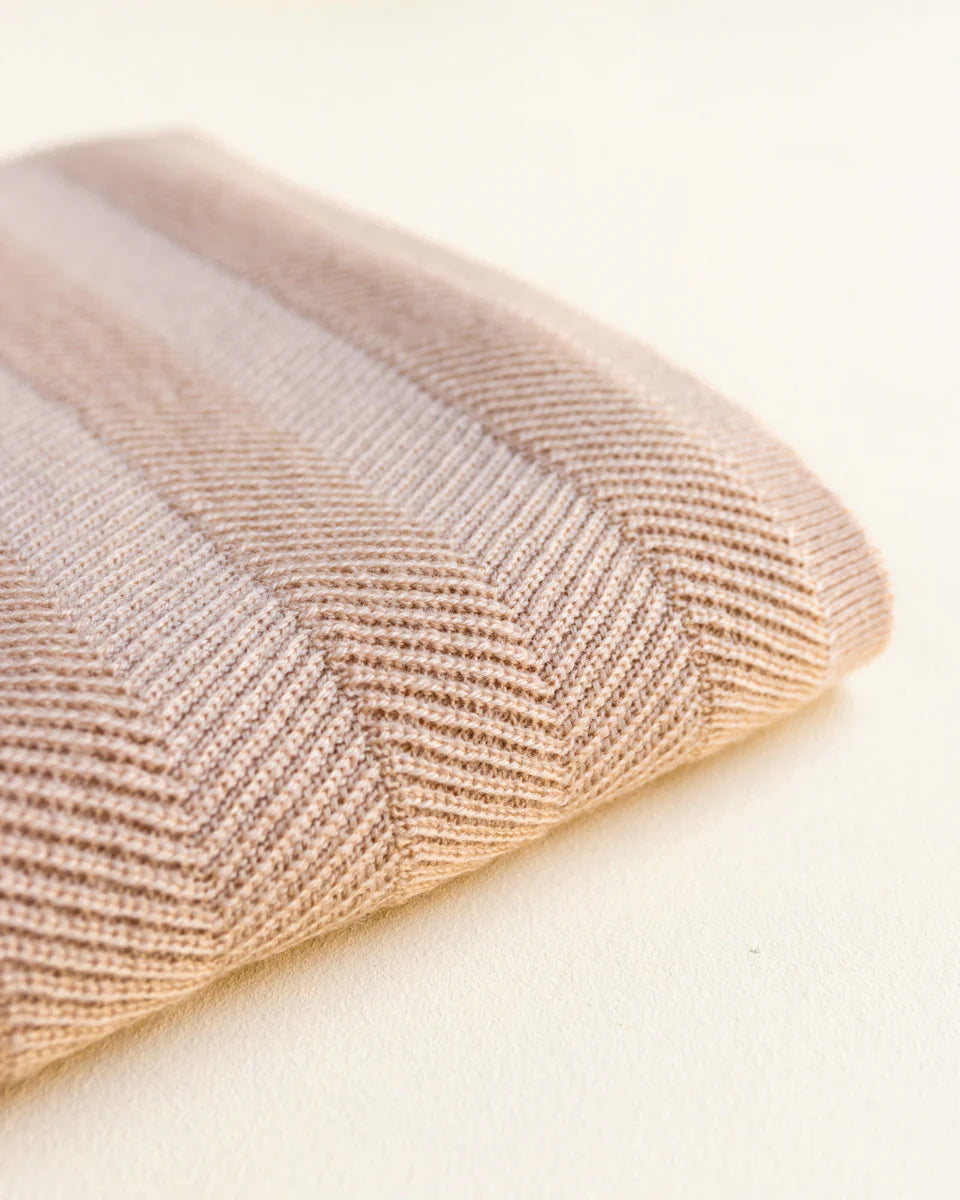 Deken Freddie - 70 x 100 cm - 100% extra fine Italiaanse merino wol - Hvid - opgevouwen