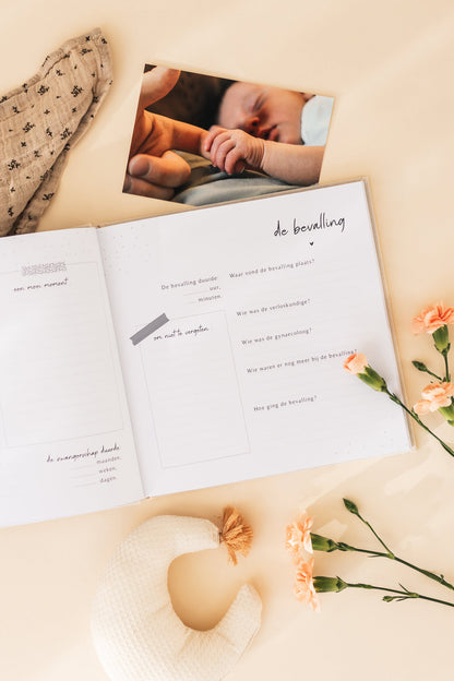 Baby invulboekje - Mijn eerste jaar – Beige - Fyllbooks