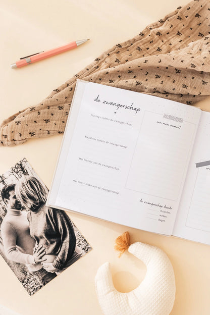 Baby invulboekje - Mijn eerste jaar – Beige - Fyllbooks