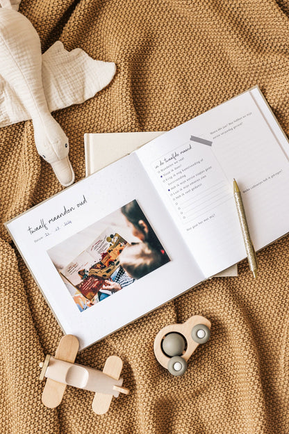 Baby invulboekje - Mijn eerste jaar – Beige - Fyllbooks