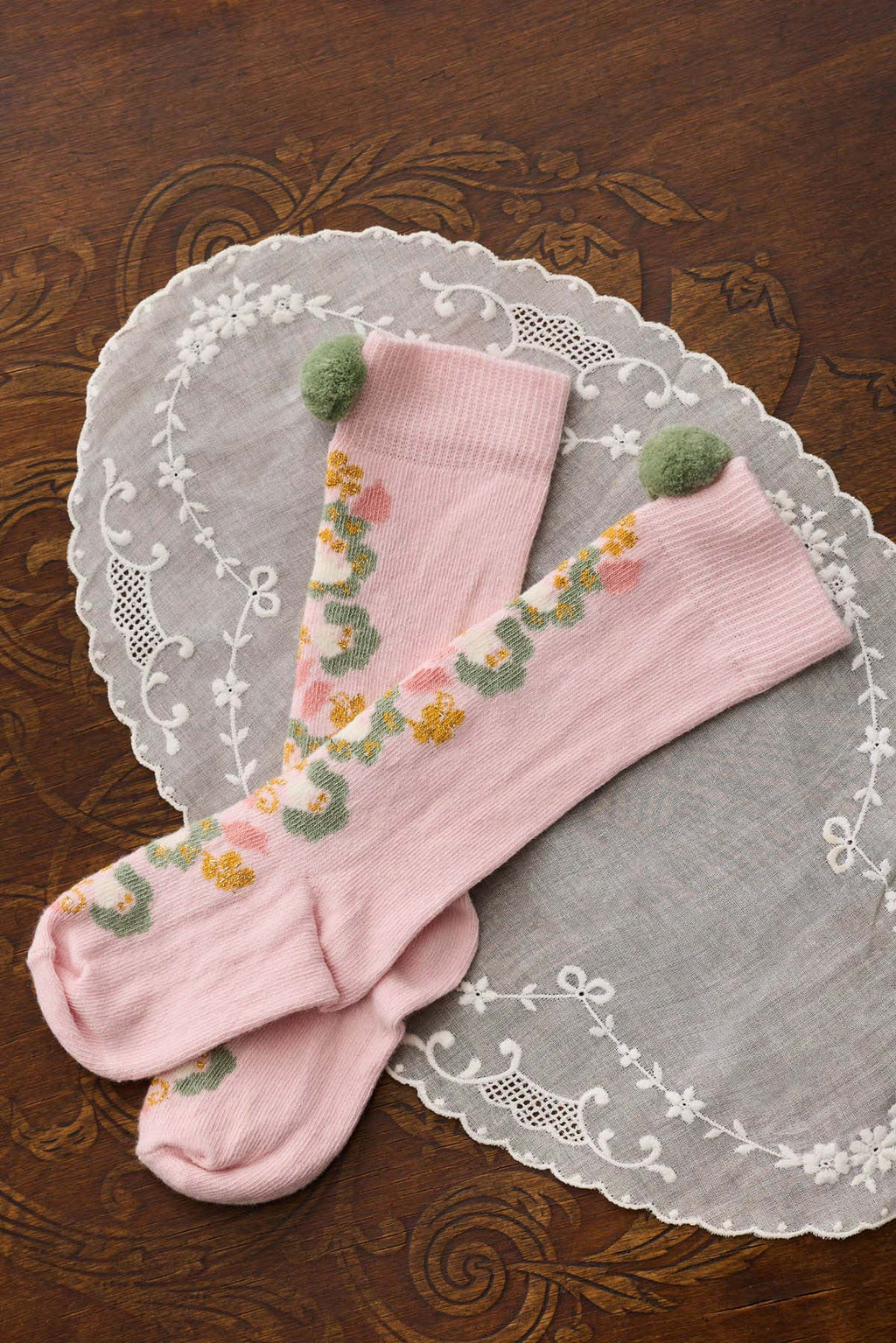 Kniekousen Chelie met pompons - Katoenmix - Blush - Louise Misha - productfoto - afbeelding 2