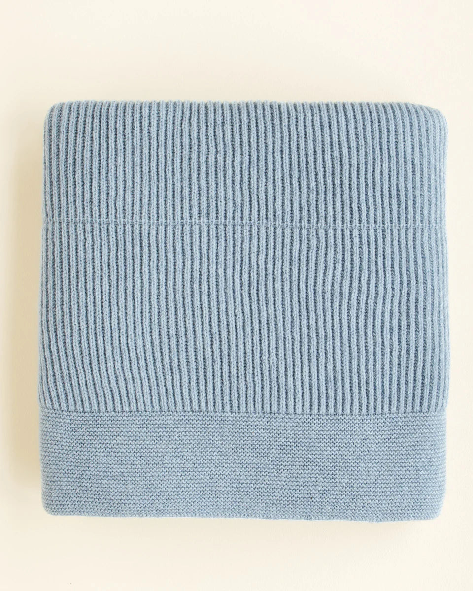 Deken Gaston - 100x140 cm - Ledikant deken - Merino lamswol - HVID - frost blue