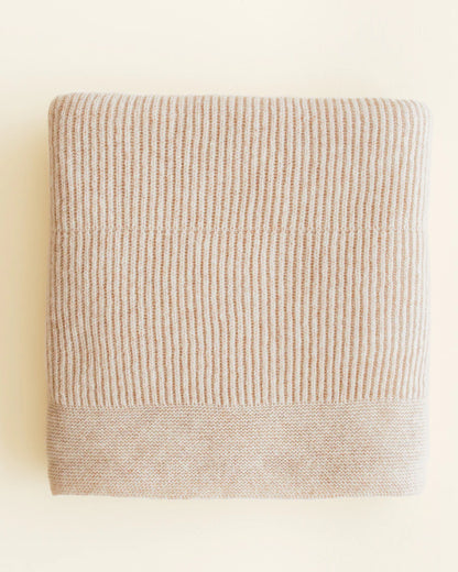 Ledikant dekentje - Merino wol -100X140cm - Gaston - Soft beige/roze - HVID - opgevouwen - bovenaanzicht