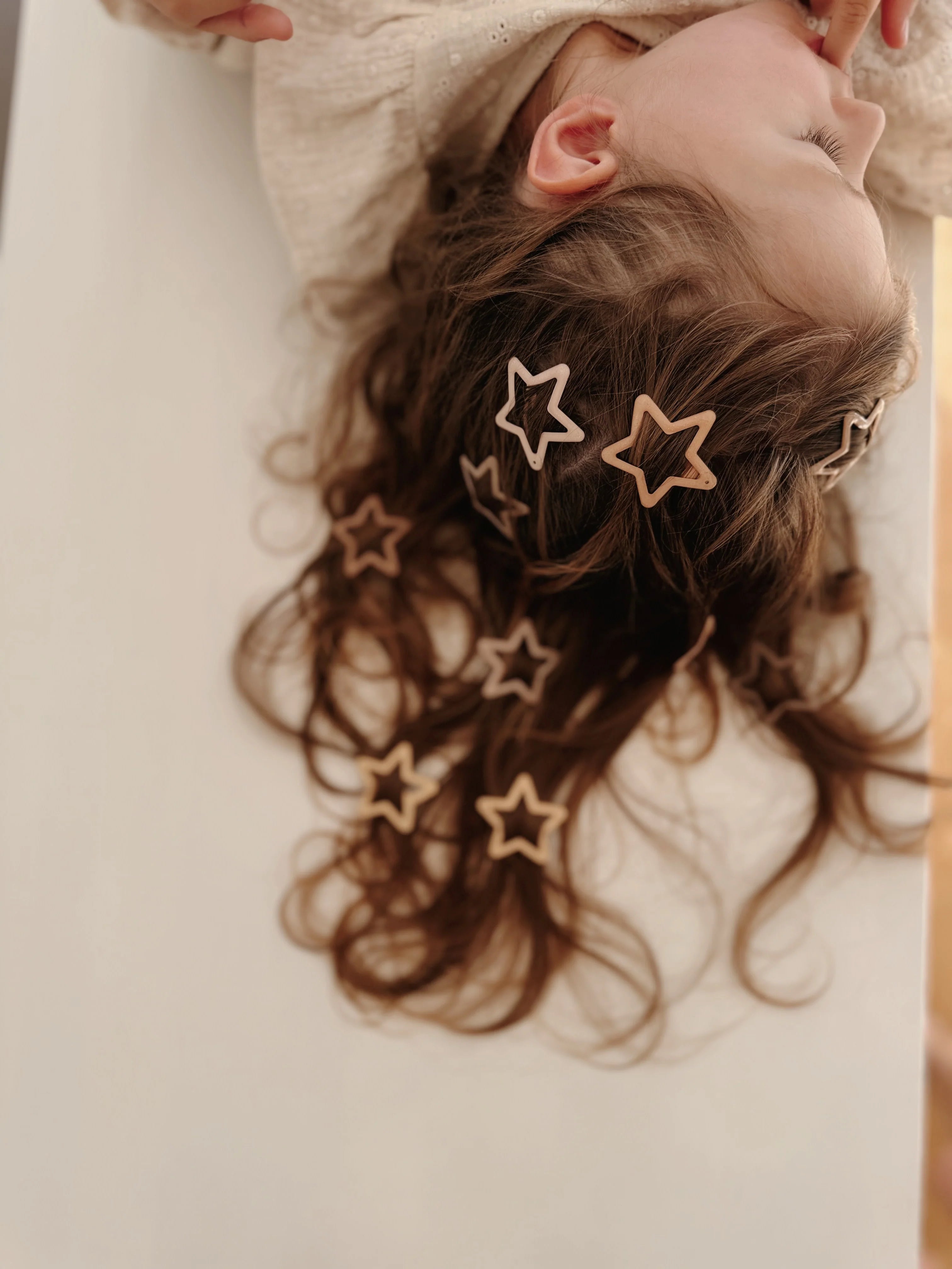 Glitter Haarknipjes Set - Sterretjes - 10 Stuks - Mrs Ertha - productfoto - afbeelding 4