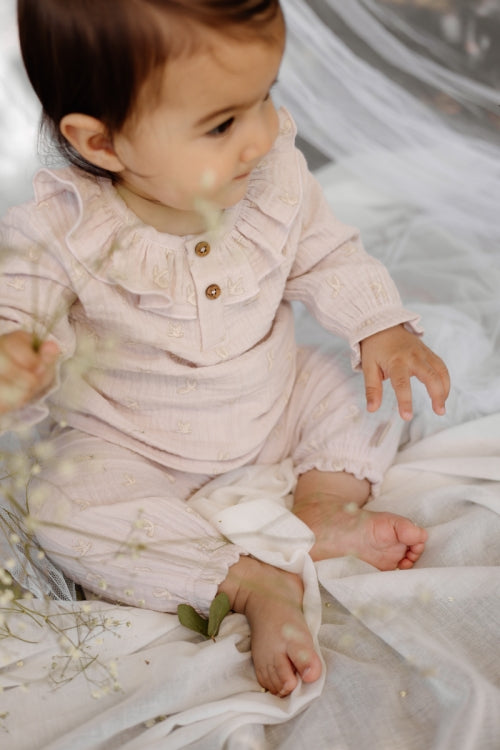 Broekje Marie - Biologisch katoen/mousseline - Roze - Levv Labels - sfeerbeeld