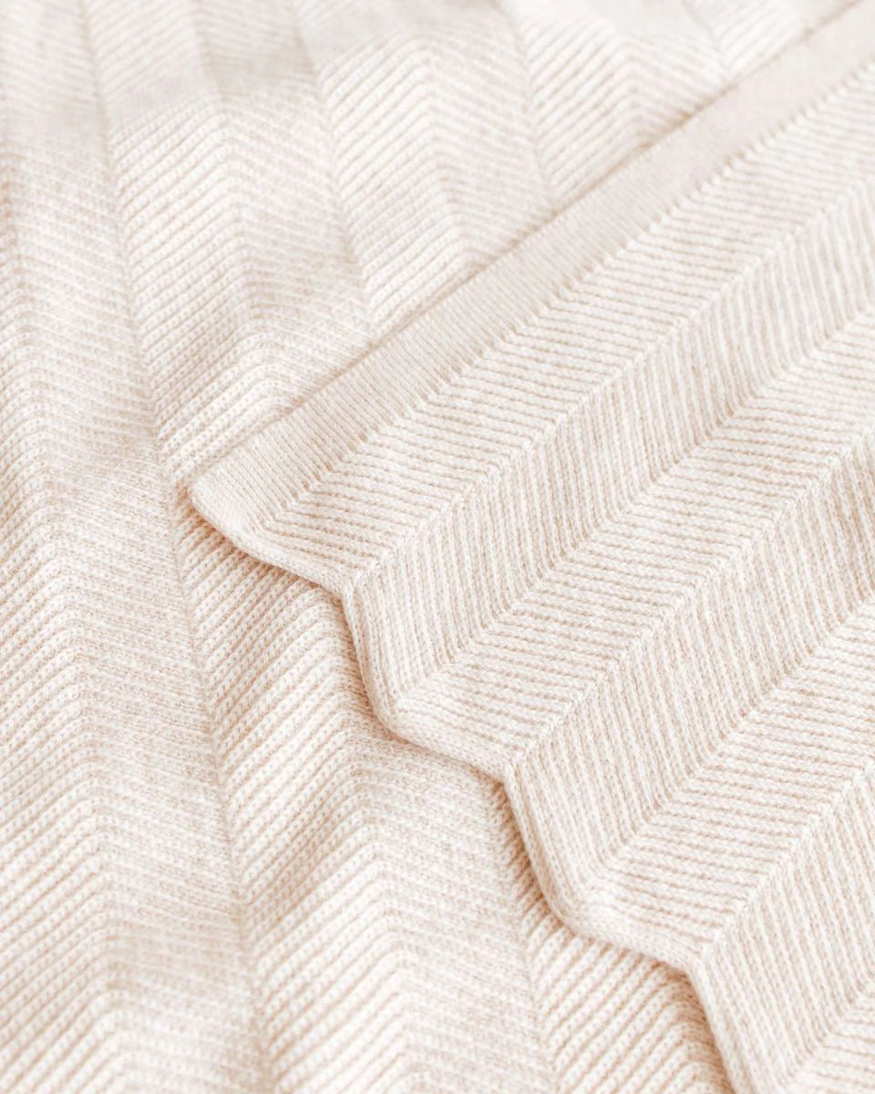 Deken Freddie - 70 x 100 cm - 100% extra fine Italiaanse merino wol - Hvid - close up cream