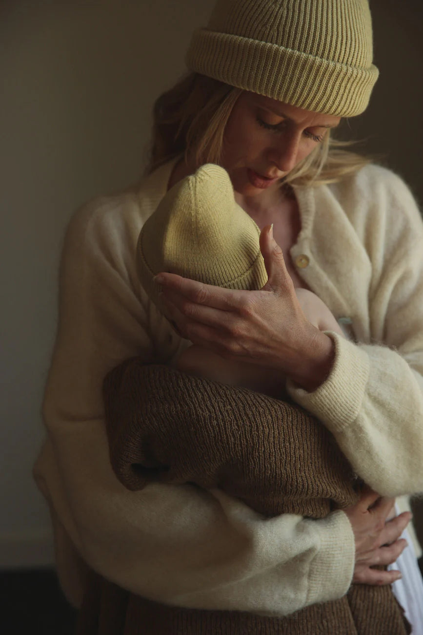 Gebreid mutsje - Fonzie newborn - Merino wol - HVID - productfoto - afbeelding 6