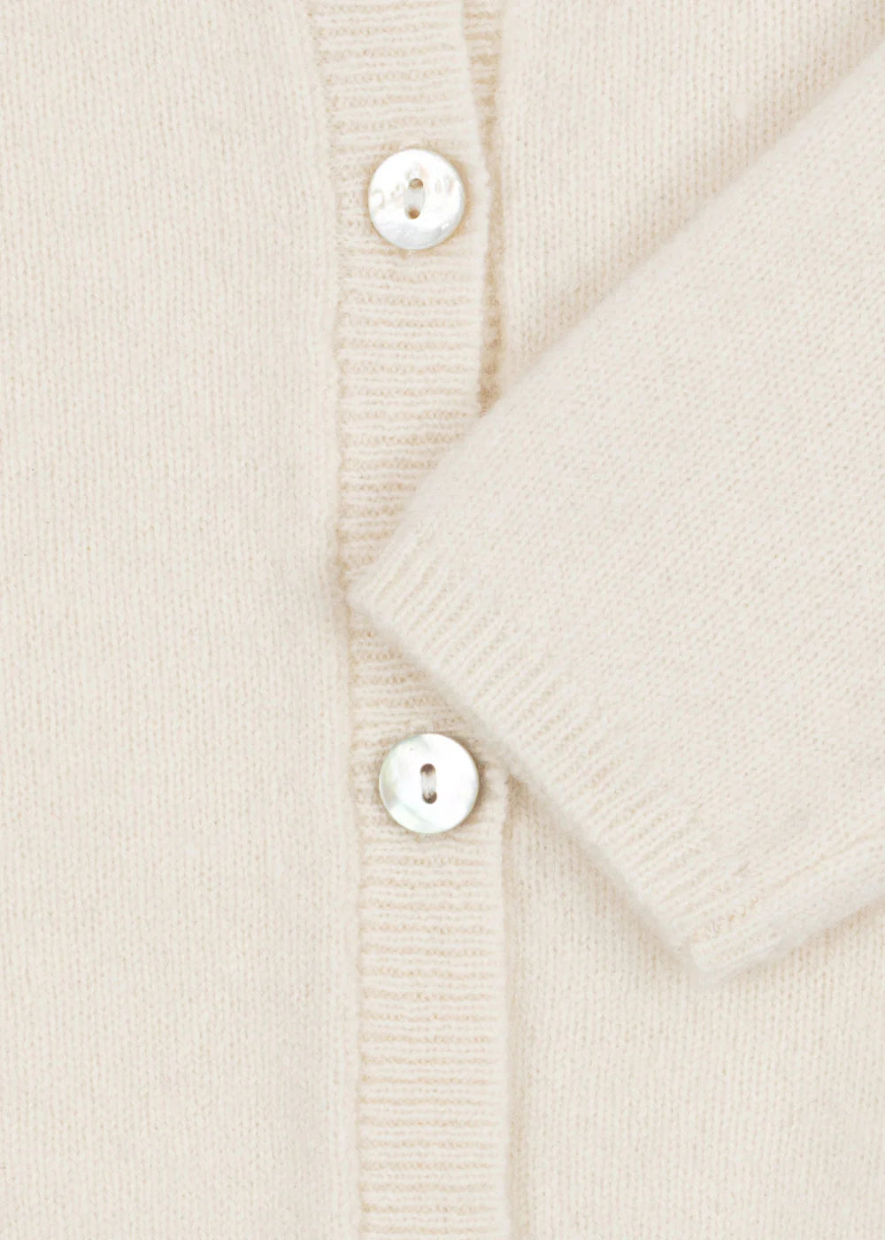 Savora Cardigan - Antique White - Wollen Baby Vestje - Wol - Konges Sløjd - close up