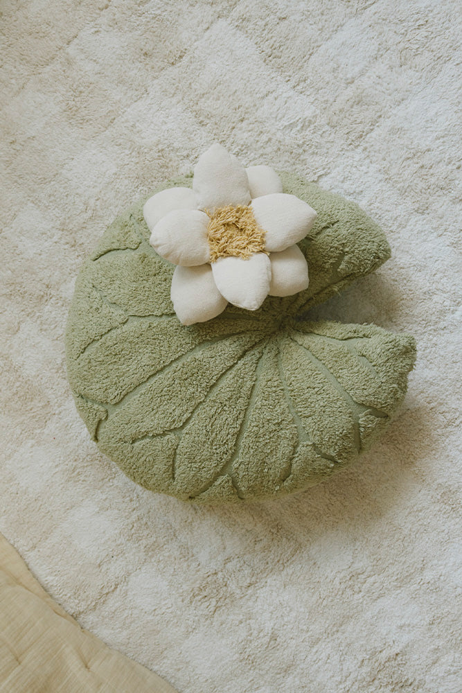 Floor Cushion Water Lily – Vloerkussen en poef – Matcha – 60 × 60 cm – Lorena Canals