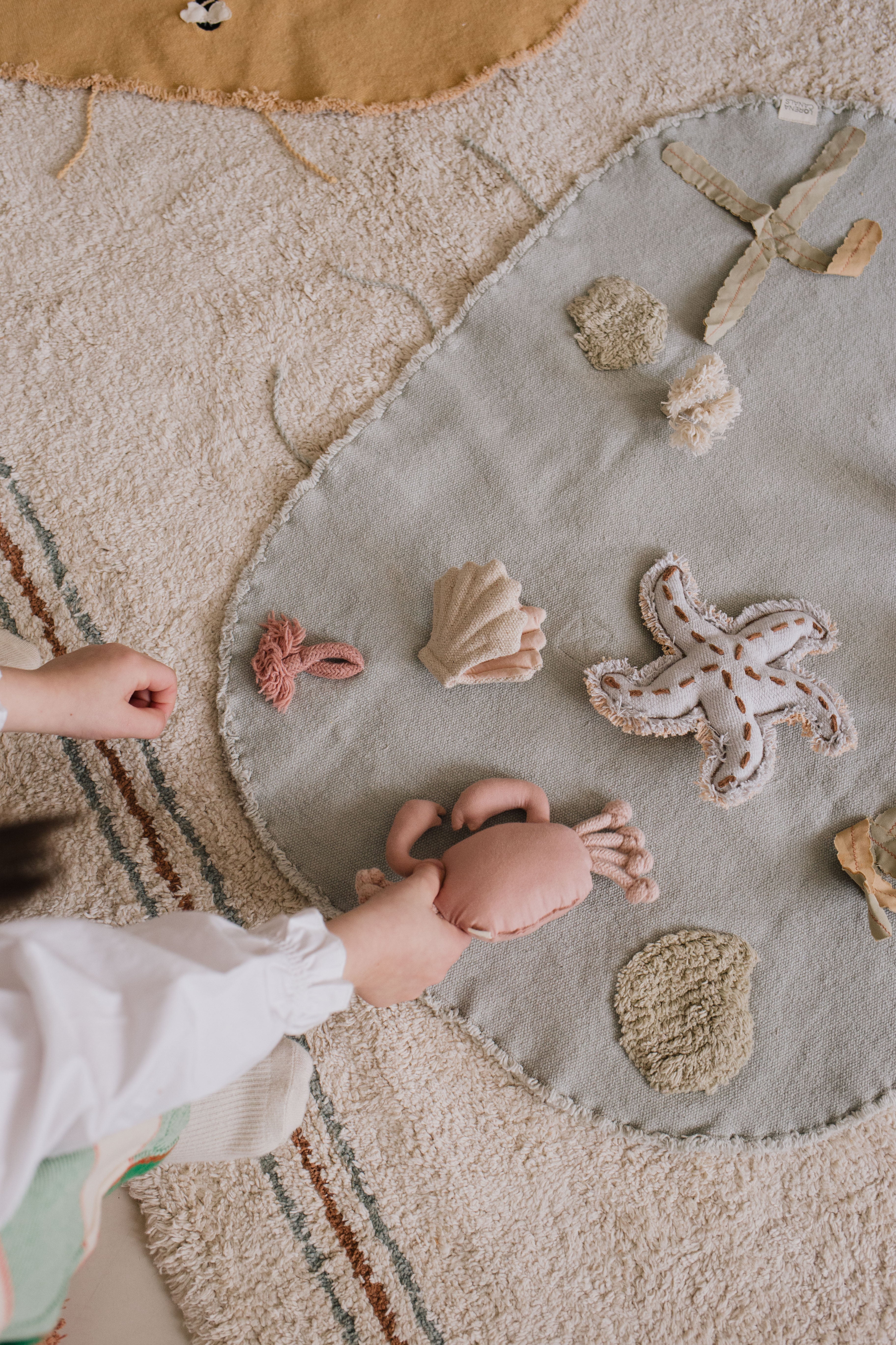 Small World Green Toy Under the Sea - Textiele speelset - 50 × 65 cm - Lorena Canals - productfoto - afbeelding 3