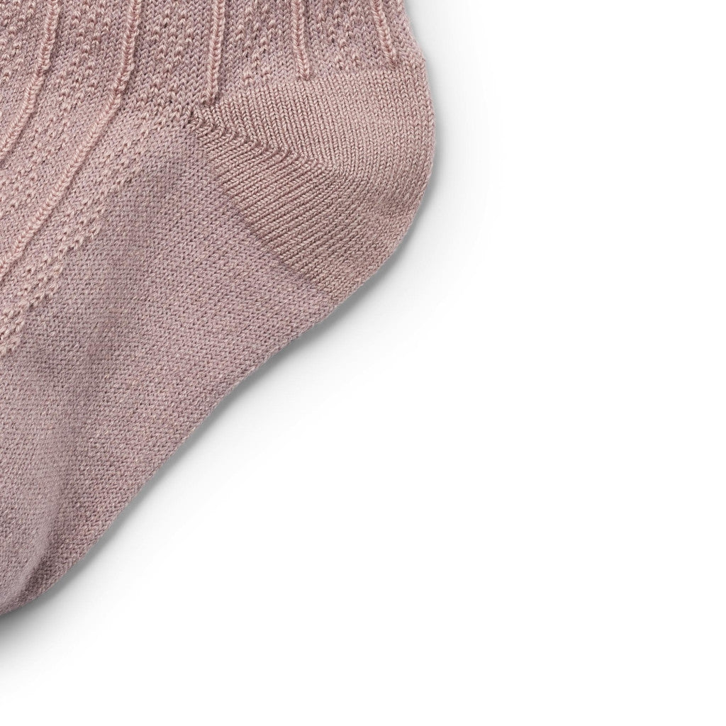 Wheat - Wool Lace Socks Nora - Wollen baby sokken - Wol mix - close up roze