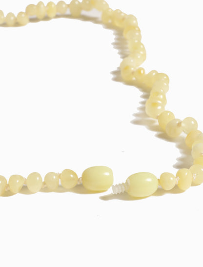 Alwero - Coni barnsteen ketting baby - 32cm  - close up