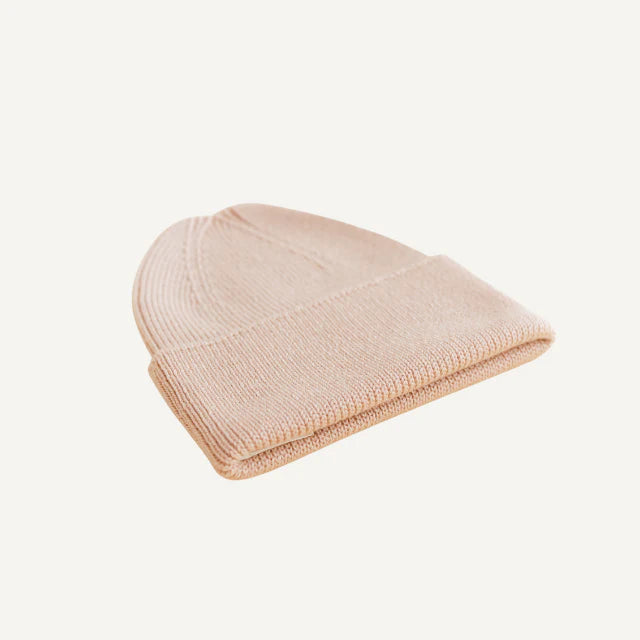 Gebreid mutsje newborn - Merino wol - Apricot - HVID plat